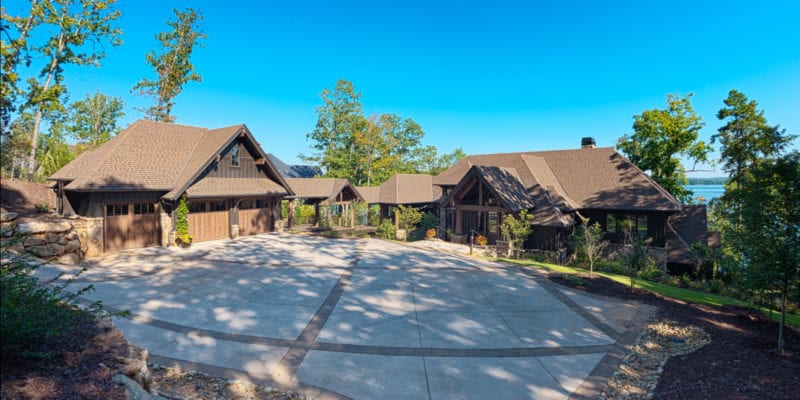 Lakeside Lodge