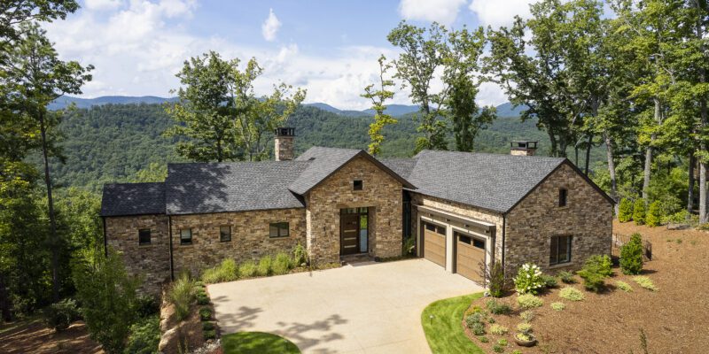 Modern Farmhouse on the Mountain