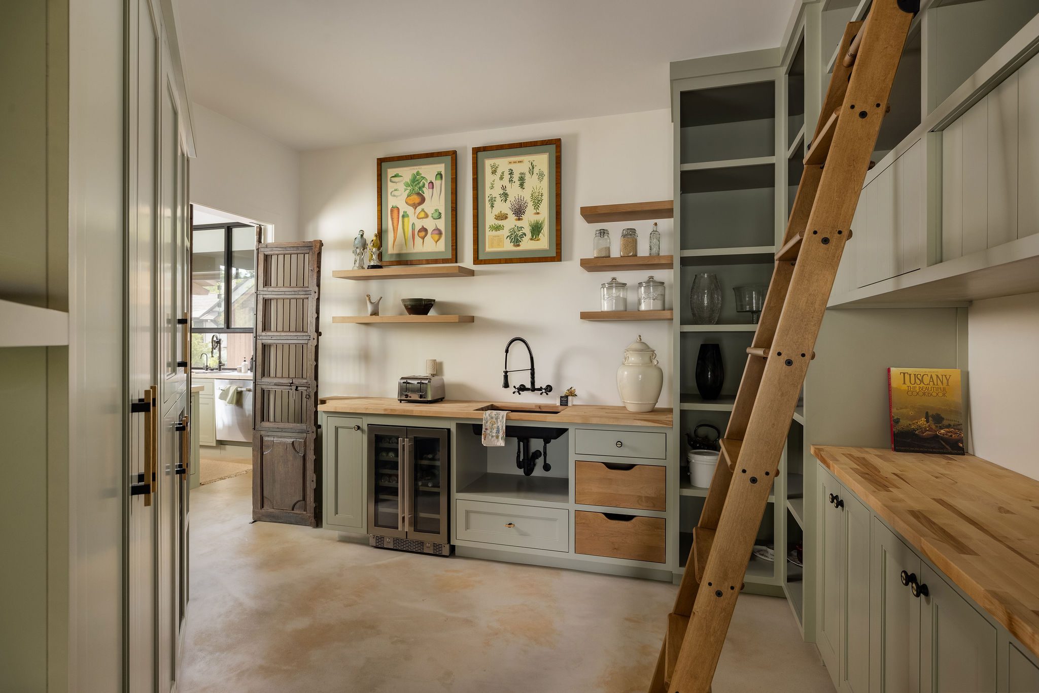 Baystone Landing Pantry